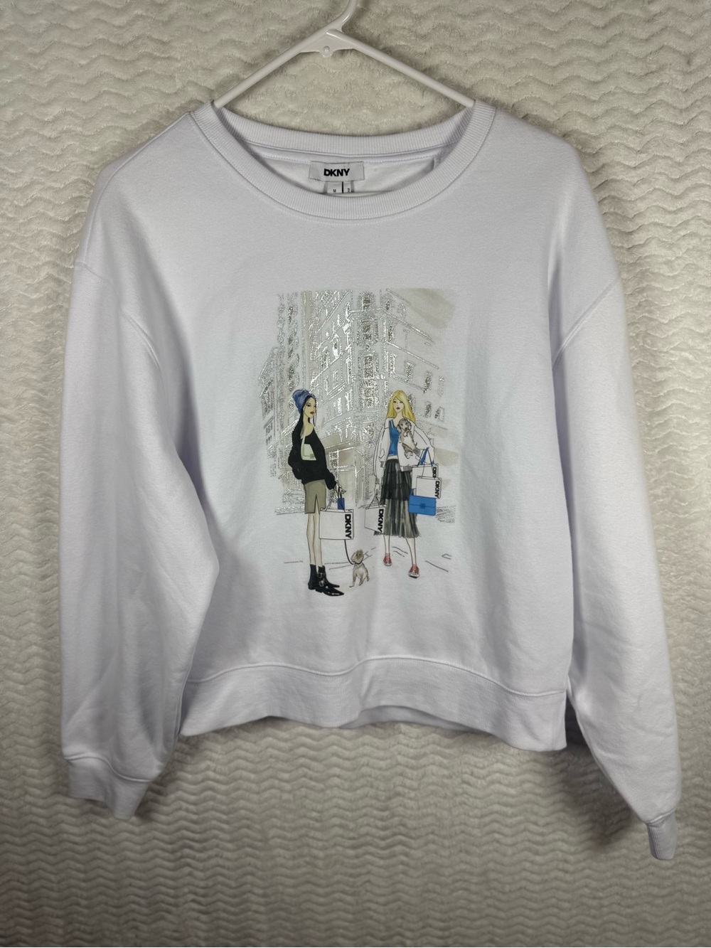 DKNY White Pullover Sweatshirt with Illustrated City Graphic. Amazingly soft! 🤩🧡
